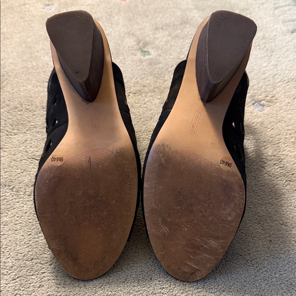 Vince Camuto Black VC-Deverly Heels. SZ9 - Picture 5 of 8
